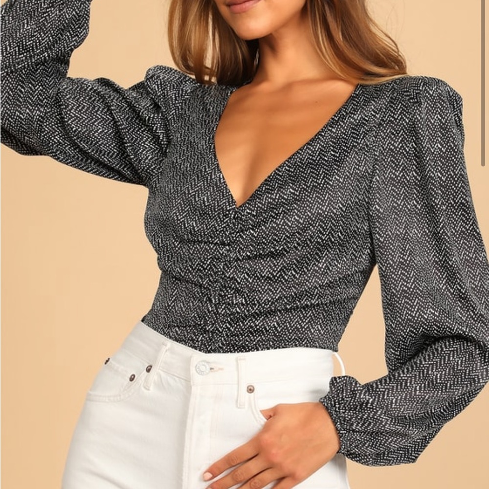 Lulu’s Black and White Dotted Satin Ruched Top